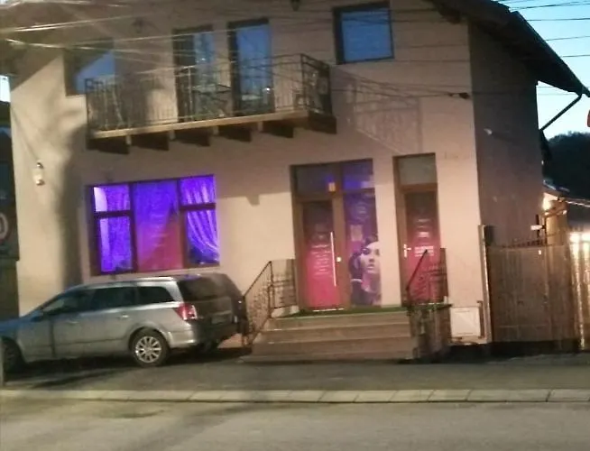 Cazare REGIM HÔTELIER ZĂRNEŞTI